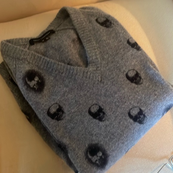 Skull Cashmere Sweaters - Skull cashmere sweater. In new condition.